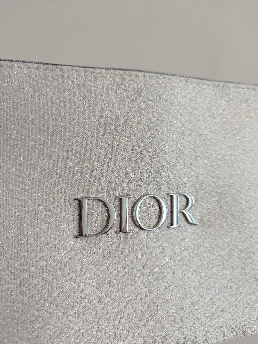 Dior Beauty Silver-White Sparkle Zip Cosmetic Pouch - Picture 4 of 7